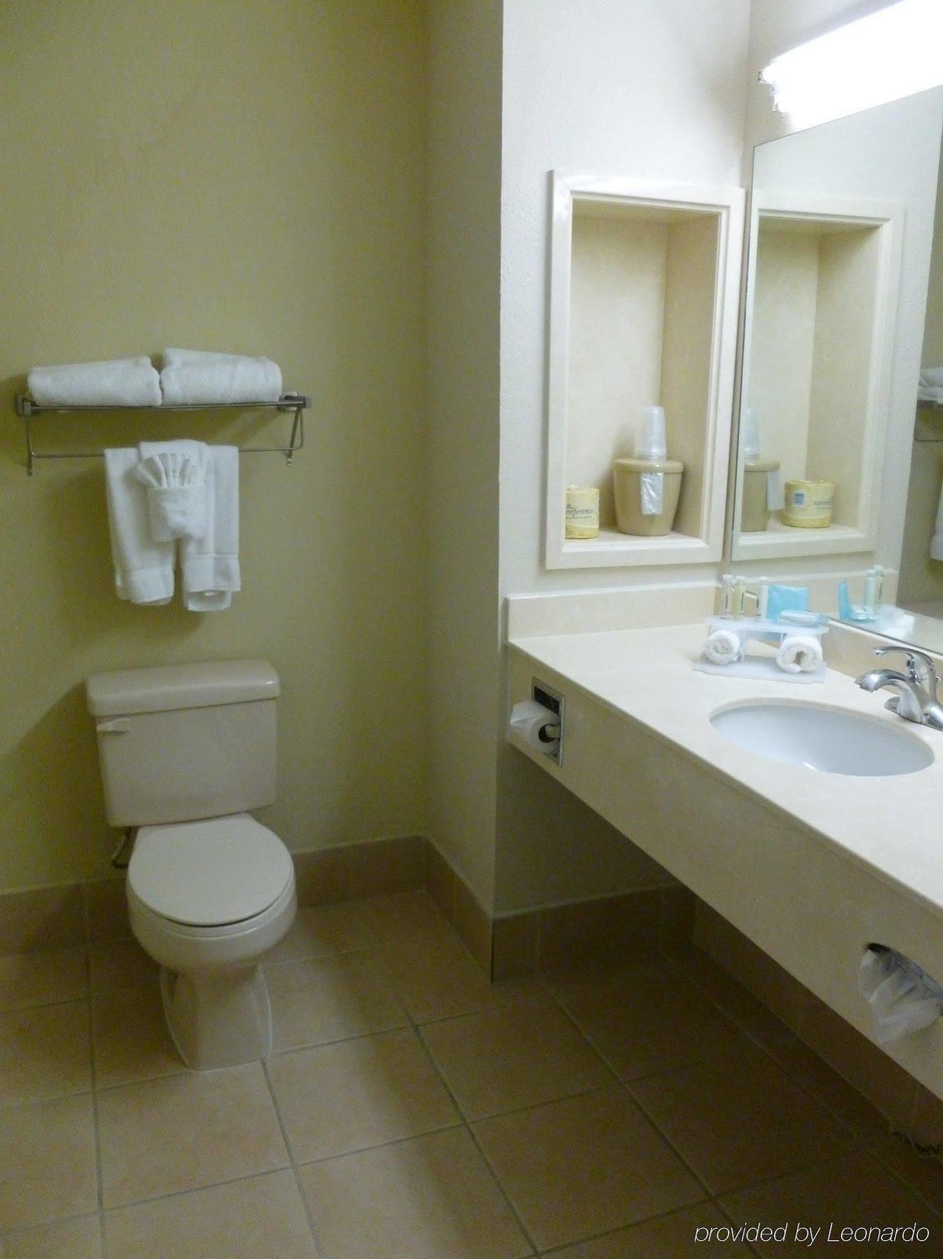 Baymont By Wyndham Montgomery South Quarto foto